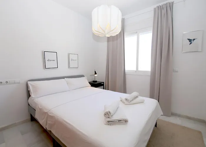 بيت للعطل West Townhouse Lara إِستيبونا