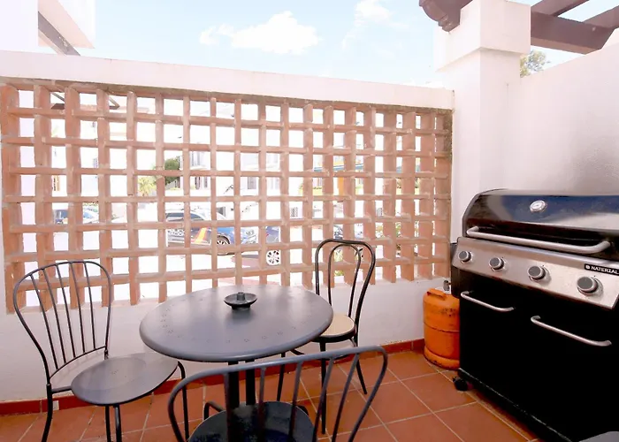 West Townhouse Lara بيت للعطل *